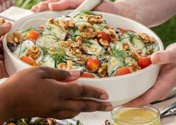 أحدث أبحاث حول صحة الأمعاء وكشف دور الجوز